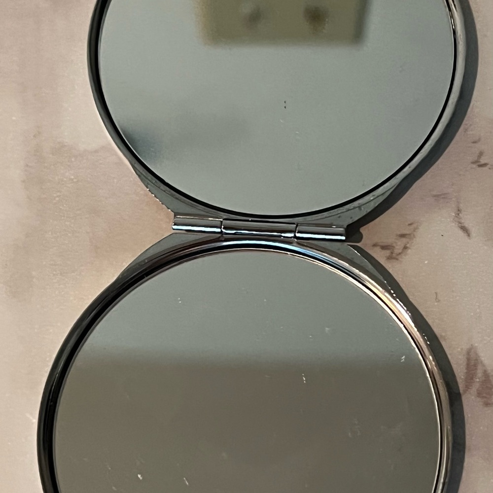 Compact Mirror - Picture 2 of 2